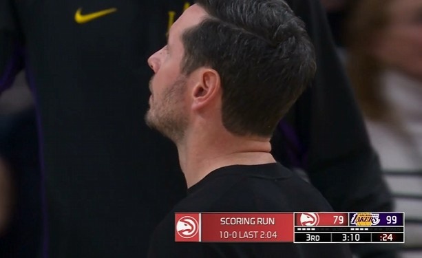 华体会登录入口-别浪啊！东契奇连续3个失误 老鹰两分钟一波10-0